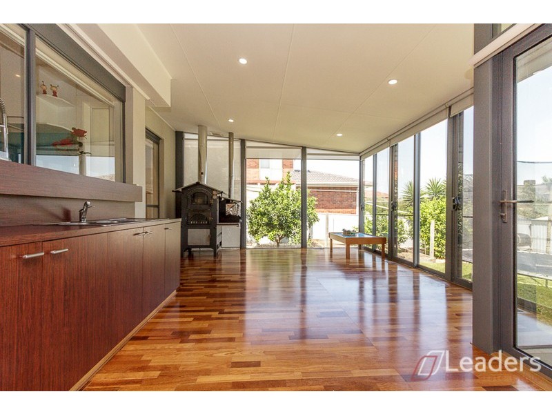21 EDWARD FREETH DRIVE, Endeavour Hills VIC 3802