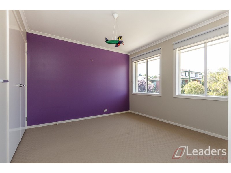 21 EDWARD FREETH DRIVE, Endeavour Hills VIC 3802