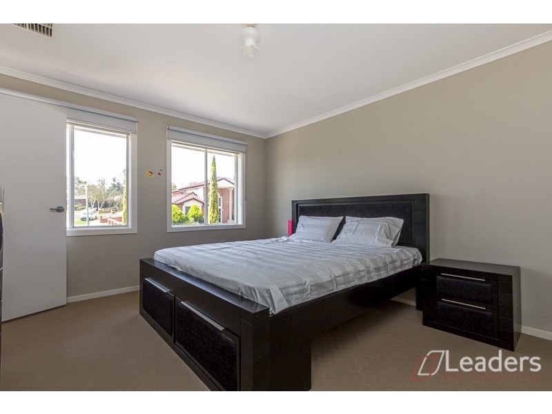 21 EDWARD FREETH DRIVE, Endeavour Hills VIC 3802