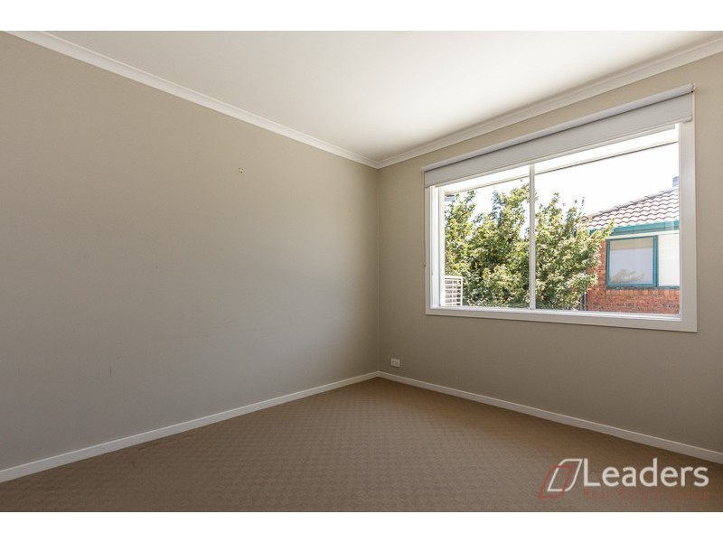 21 EDWARD FREETH DRIVE, Endeavour Hills VIC 3802
