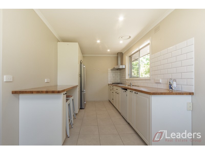 24 Laura Road, Knoxfield VIC 3180