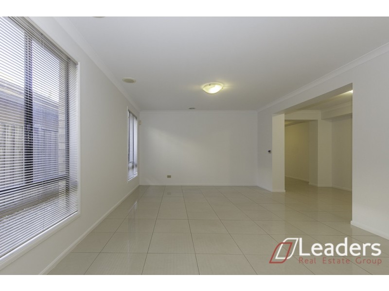 7 Waterstone Cove, Sanctuary Lakes VIC 3030