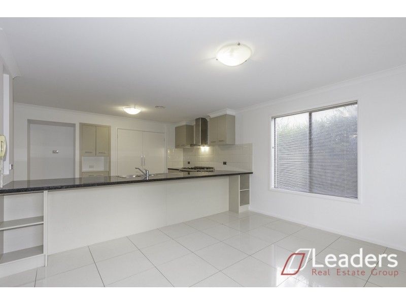 7 Waterstone Cove, Sanctuary Lakes VIC 3030