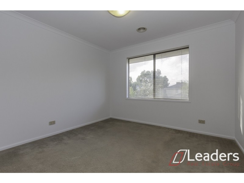 7 Waterstone Cove, Sanctuary Lakes VIC 3030
