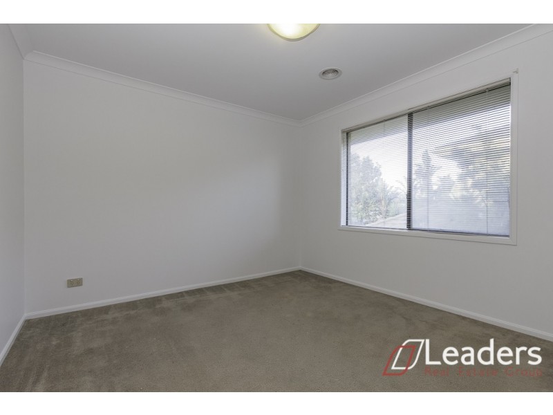 7 Waterstone Cove, Sanctuary Lakes VIC 3030