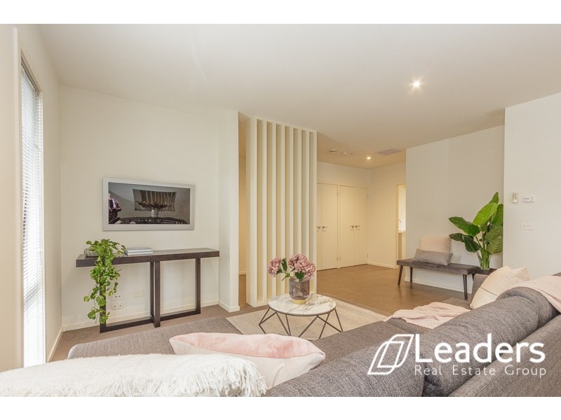 9 The Esplanade, Sanctuary Lakes VIC 3030