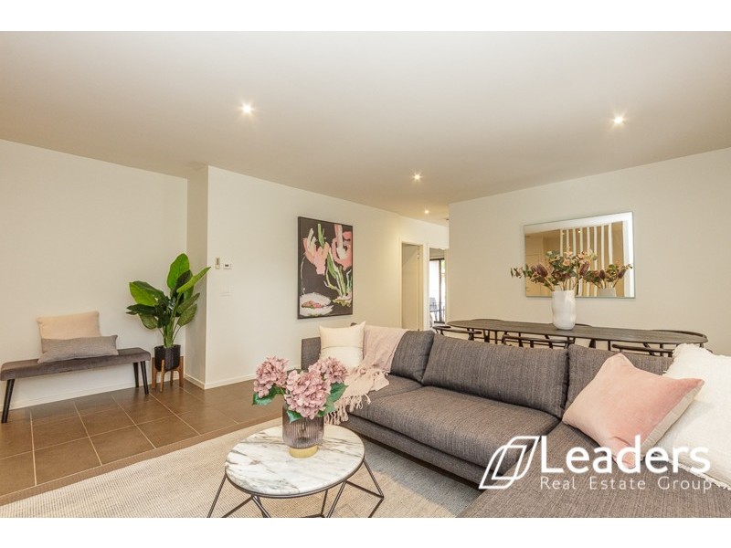 9 The Esplanade, Sanctuary Lakes VIC 3030