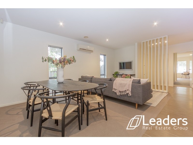 9 The Esplanade, Sanctuary Lakes VIC 3030
