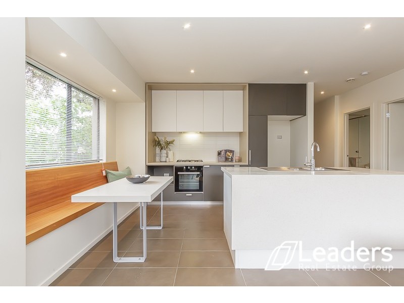 9 The Esplanade, Sanctuary Lakes VIC 3030