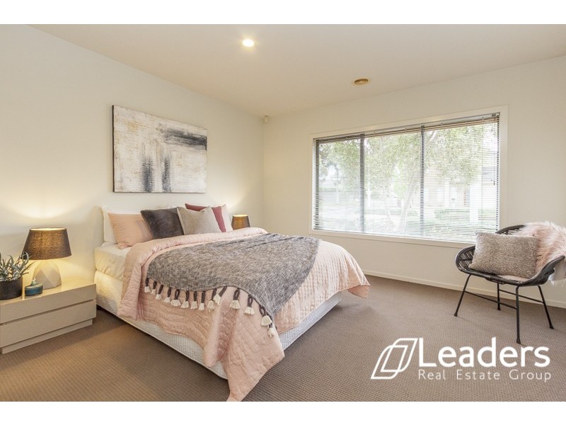 9 The Esplanade, Sanctuary Lakes VIC 3030