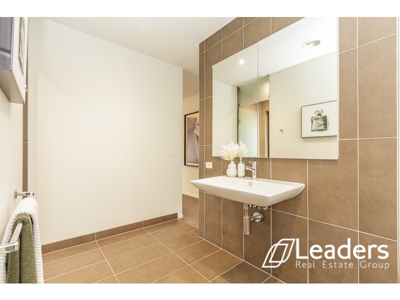 9 The Esplanade, Sanctuary Lakes VIC 3030