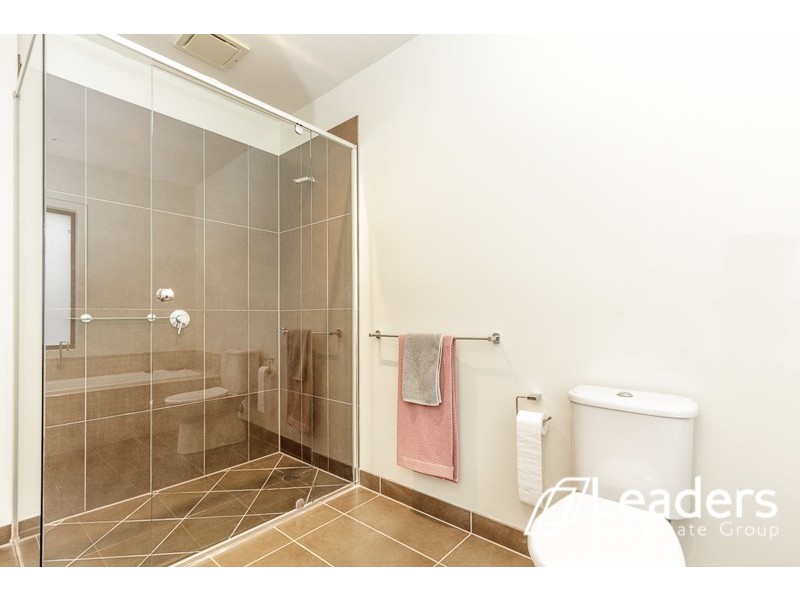 9 The Esplanade, Sanctuary Lakes VIC 3030