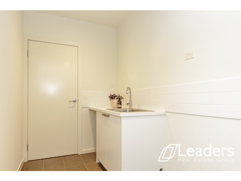 9 The Esplanade, Sanctuary Lakes VIC 3030