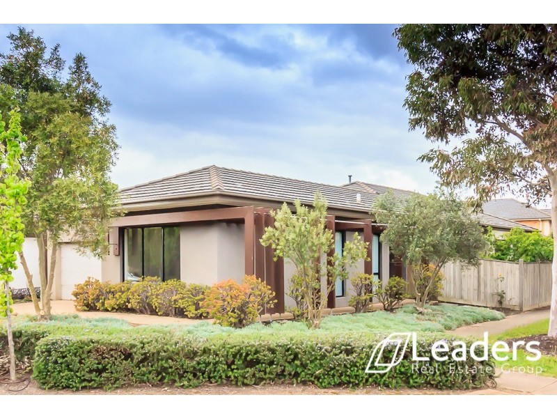 9 The Esplanade, Sanctuary Lakes VIC 3030