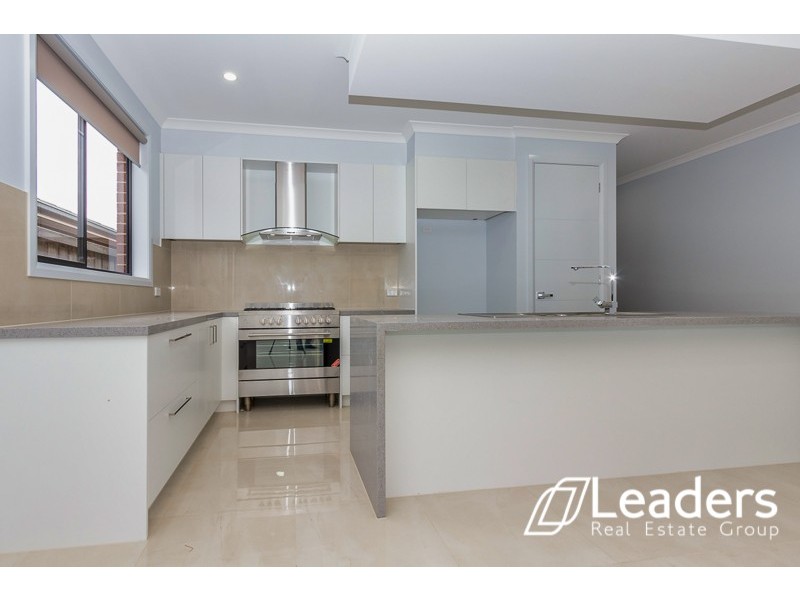 15 Ayrshire Way, Clyde North VIC 3978