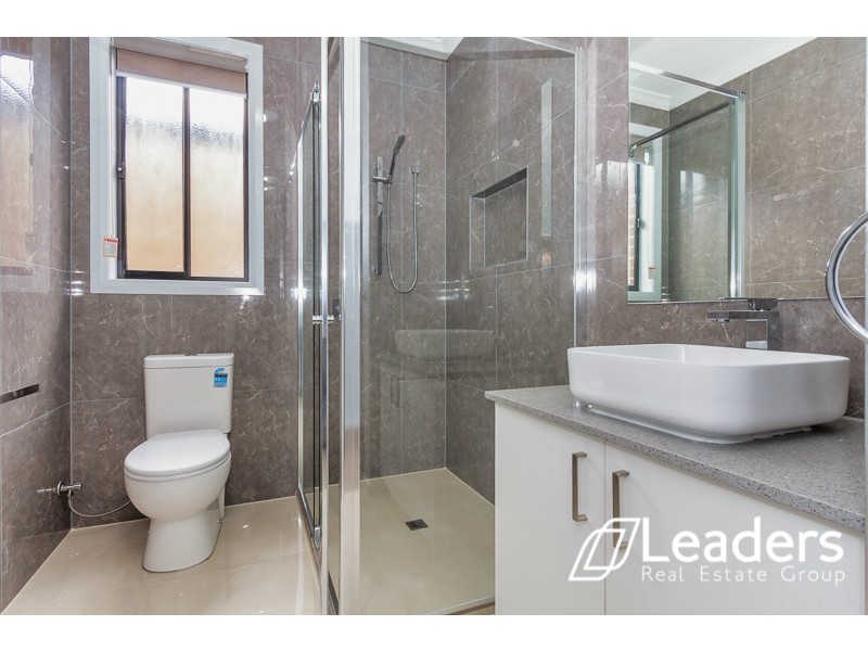 15 Ayrshire Way, Clyde North VIC 3978