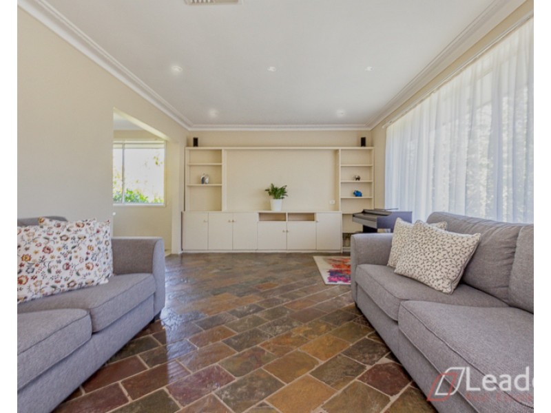 24 Laura Road, Knoxfield VIC 3180