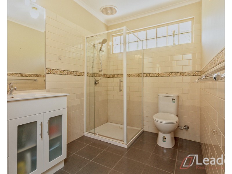 24 Laura Road, Knoxfield VIC 3180