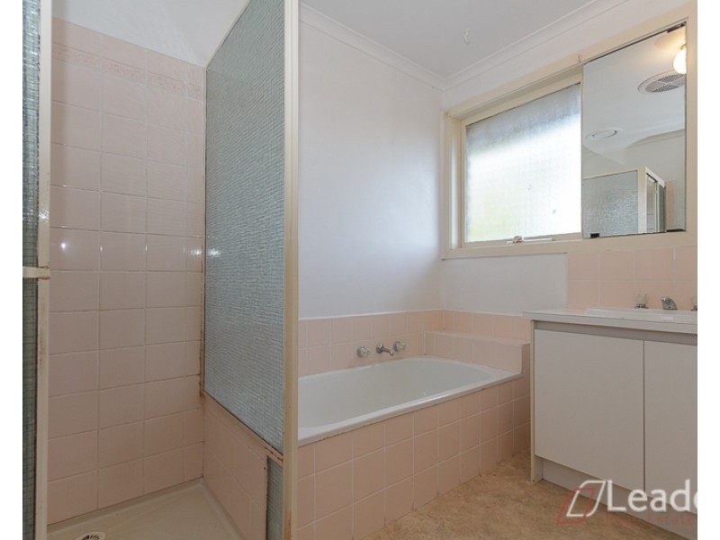 140 MANCHESTER ROAD, Mooroolbark VIC 3138