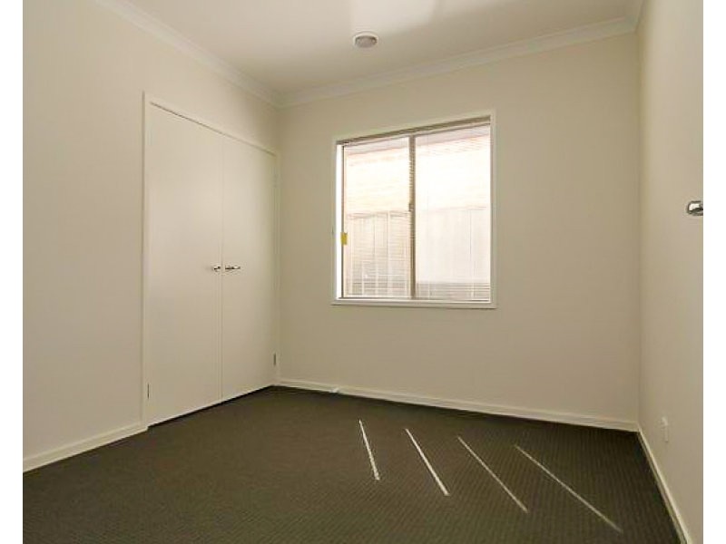 11 Snowsill Circuit, Point Cook VIC 3030