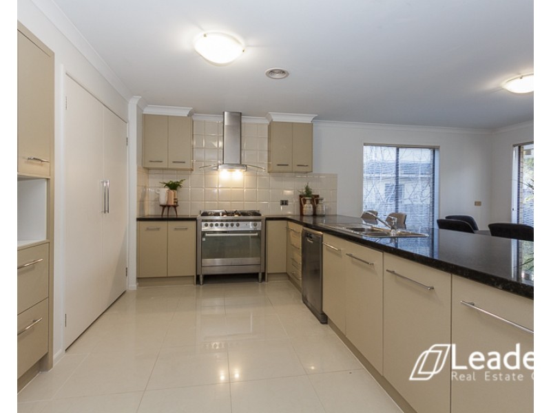 7 Water Stone Cove, Sanctuary Lakes VIC 3030