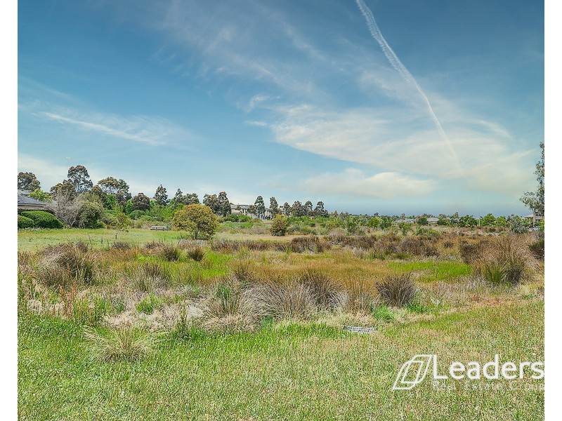 7 Water Stone Cove, Sanctuary Lakes VIC 3030
