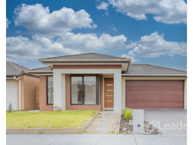 15 Ayrshire Way, Clyde North VIC 3978
