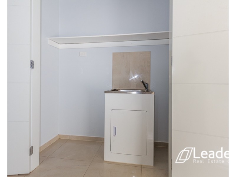 15 Ayrshire Way, Clyde North VIC 3978