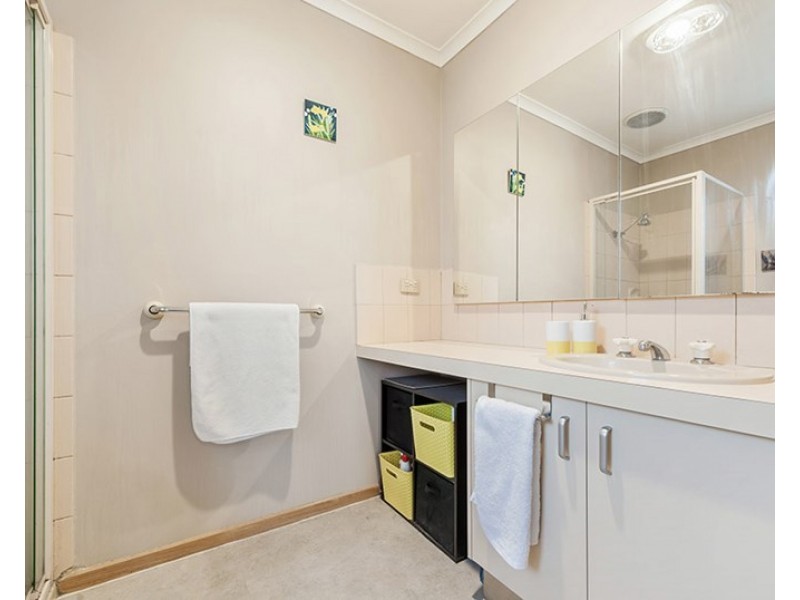 16 LONGTOWN COURT, Craigieburn VIC 3064