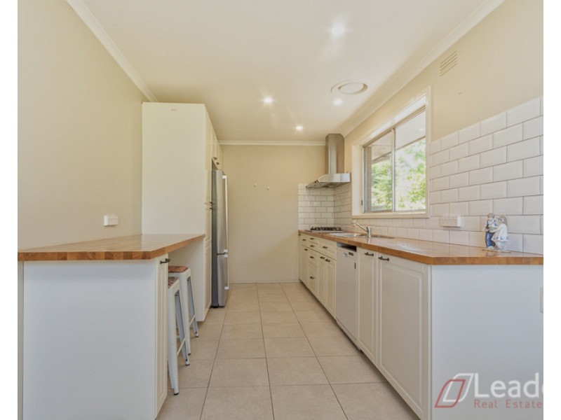 24 Laura Road, Knoxfield VIC 3180