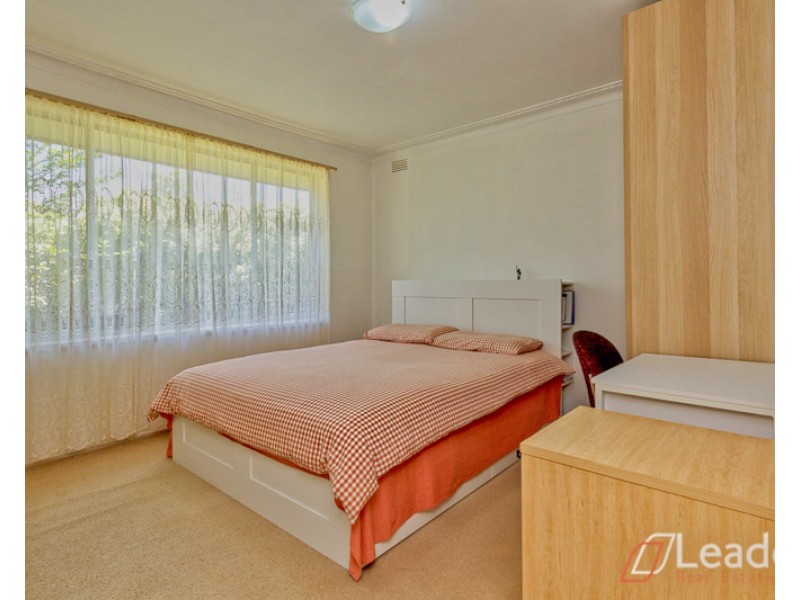 24 Laura Road, Knoxfield VIC 3180