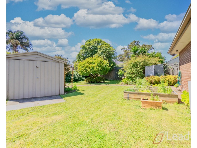 24 Laura Road, Knoxfield VIC 3180