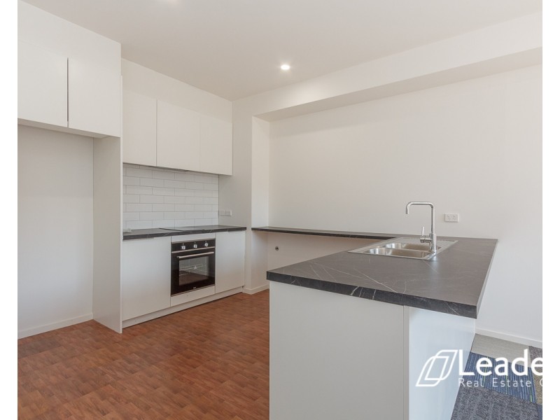 2/18 NORTH CRESCENT, Heidelberg West VIC 3081