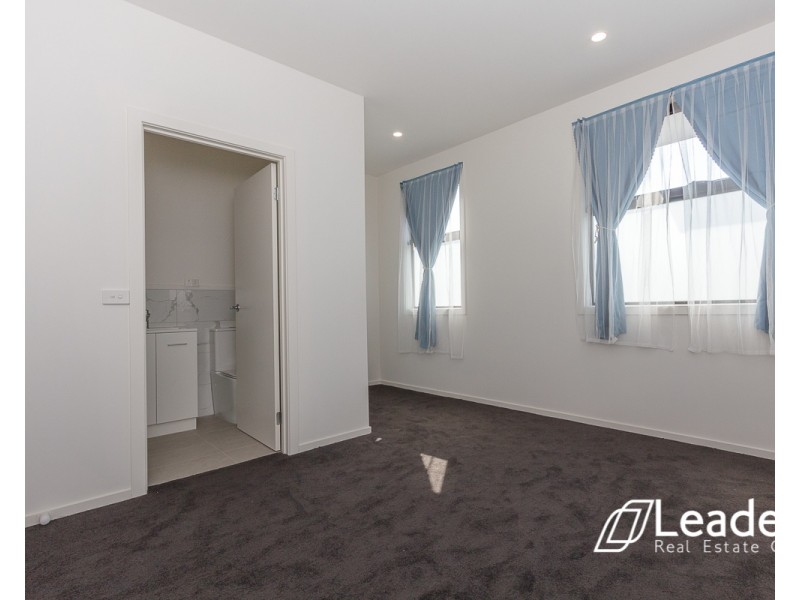 2/18 NORTH CRESCENT, Heidelberg West VIC 3081