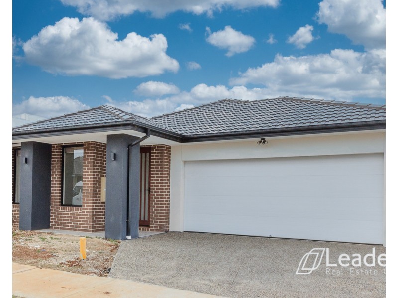 33 LORIKEET CIRCUIT, Rockbank VIC 3335