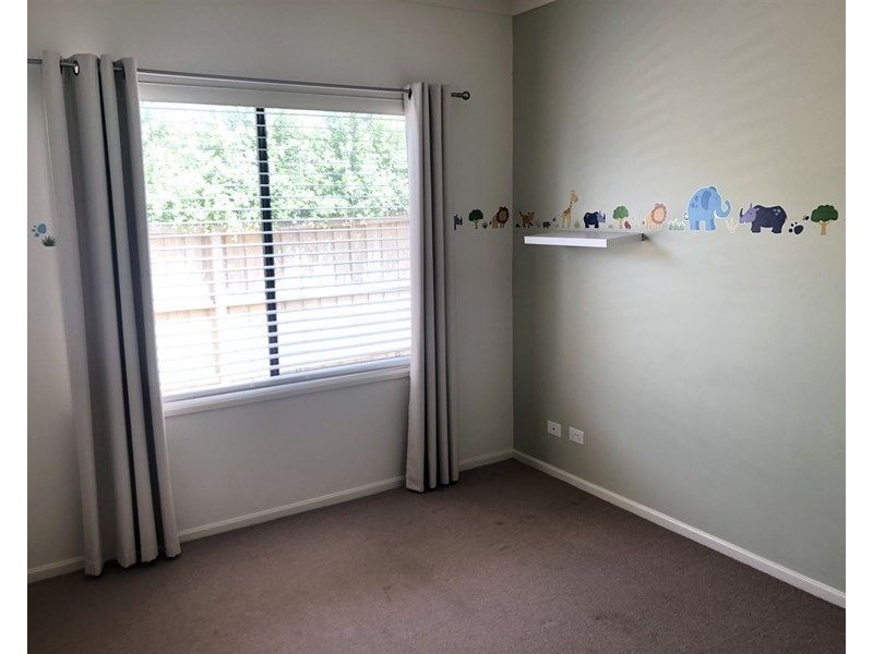 8 GEORGETOWN WAY, Officer VIC 3809