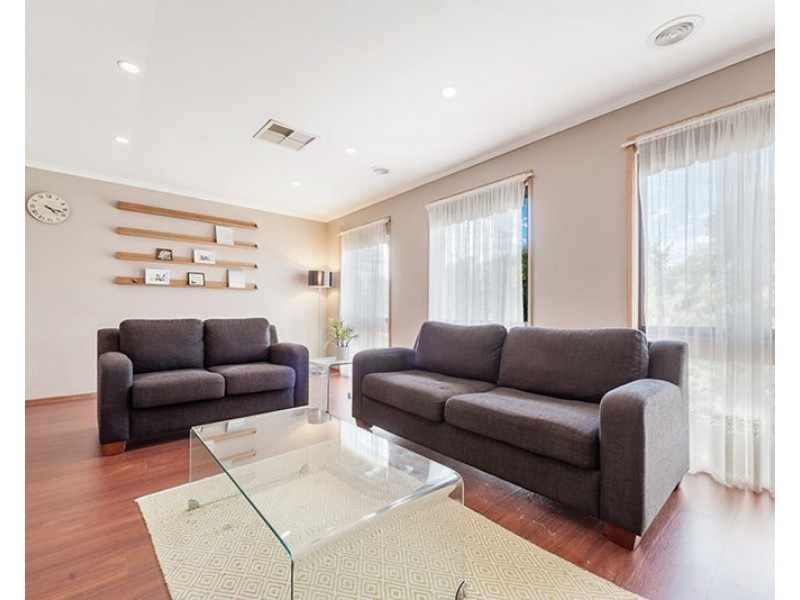 16 LONGTOWN COURT, Craigieburn VIC 3064