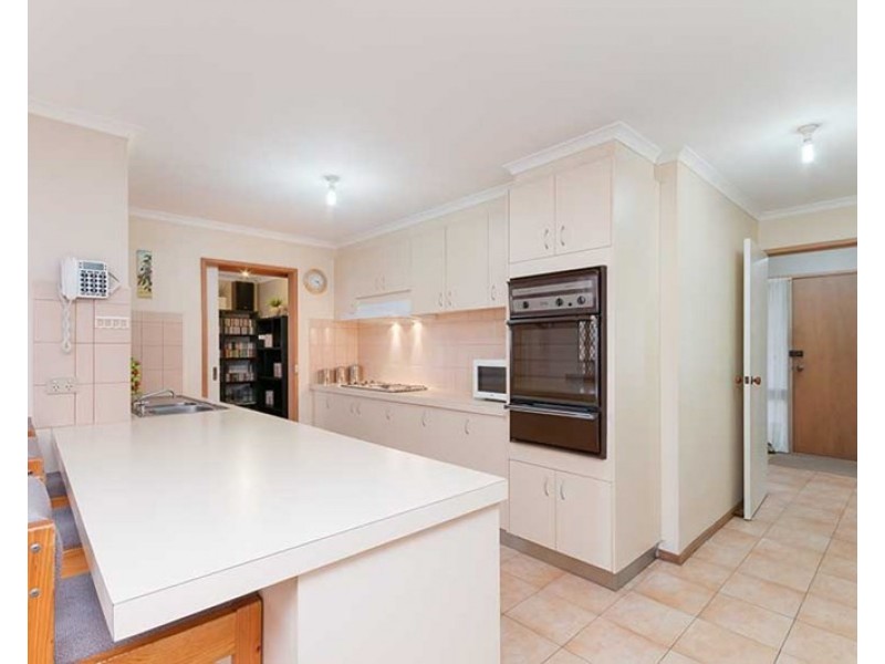16 LONGTOWN COURT, Craigieburn VIC 3064
