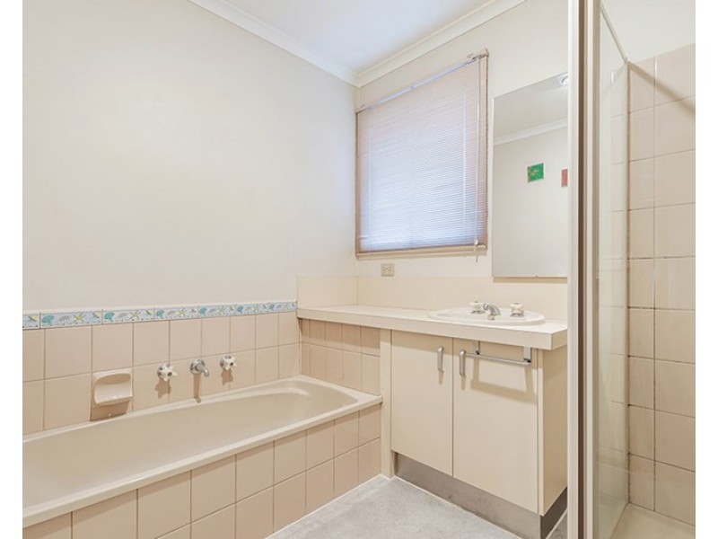 16 LONGTOWN COURT, Craigieburn VIC 3064