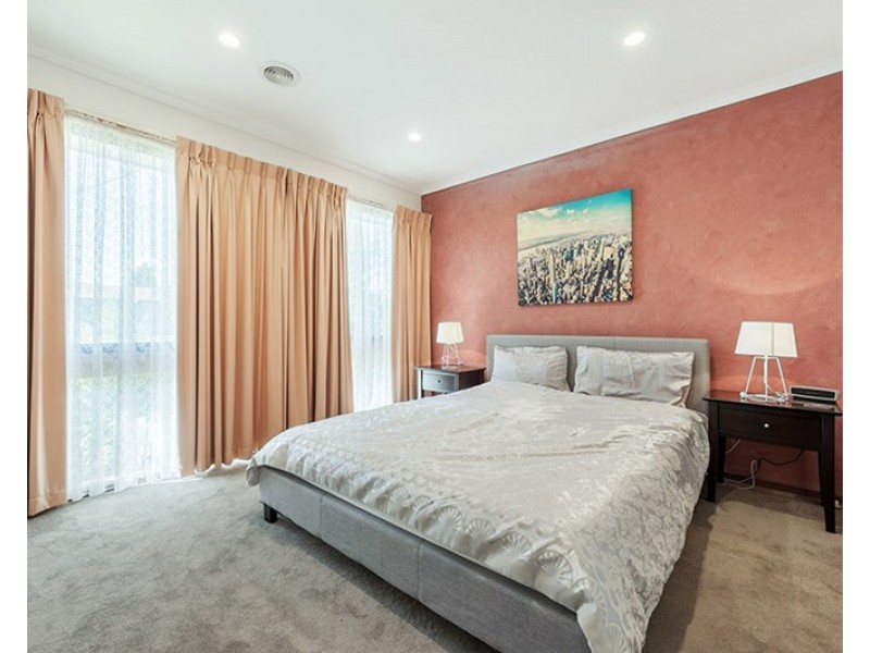 16 LONGTOWN COURT, Craigieburn VIC 3064