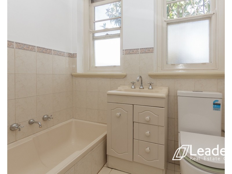 4 MACEDON AVENUE, Balwyn North VIC 3104