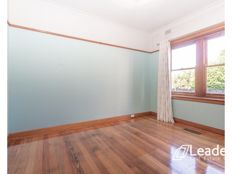 8 BURNS AVENUE, Murrumbeena VIC 3163