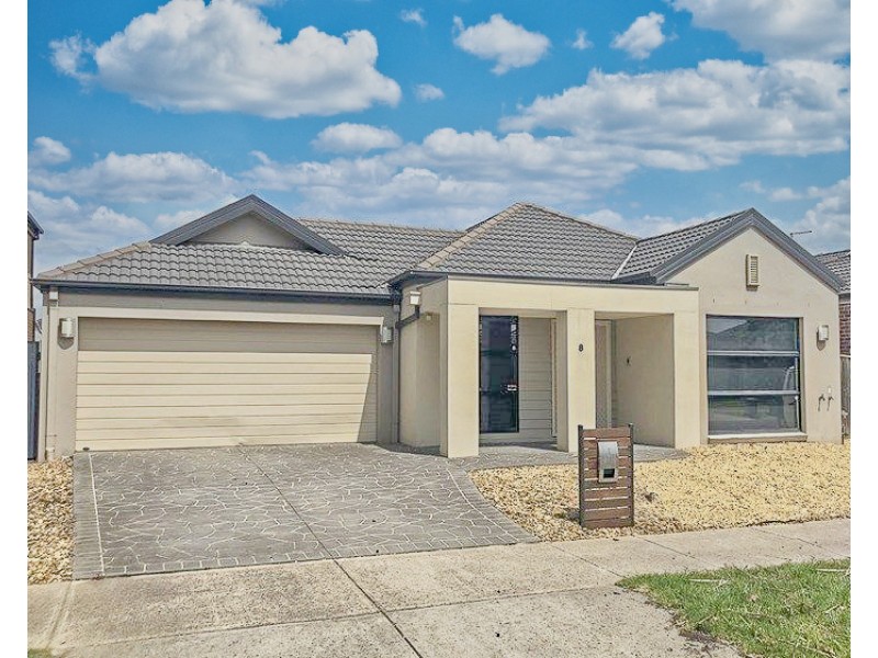 8 GEORGETOWN WAY, Officer VIC 3809