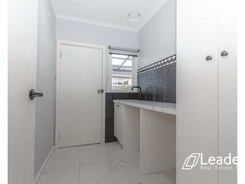 21 EDINBURGH ROAD, Blackburn South VIC 3130