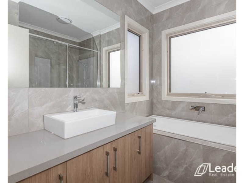 1/4 BOX AVENUE, Forest Hill VIC 3131