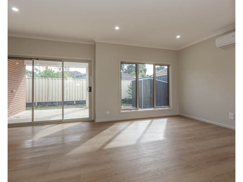 2/4 Box Avenue, Forest Hill VIC 3131