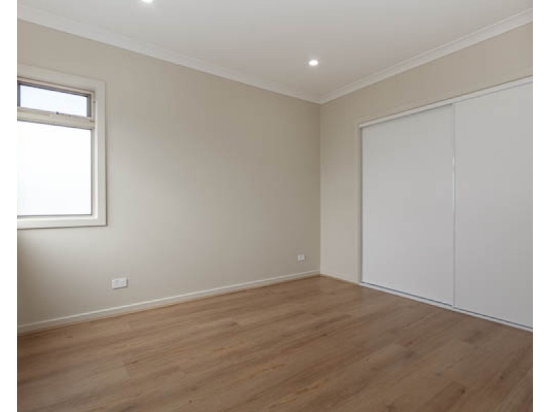 2/4 Box Avenue, Forest Hill VIC 3131