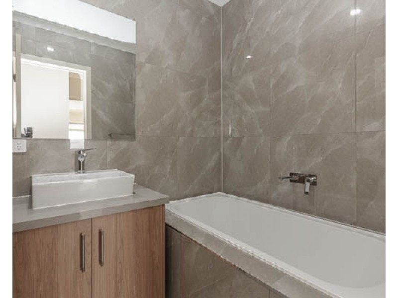 2/4 Box Avenue, Forest Hill VIC 3131