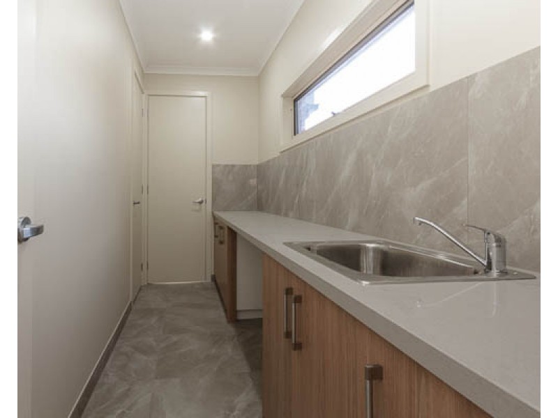 2/4 Box Avenue, Forest Hill VIC 3131