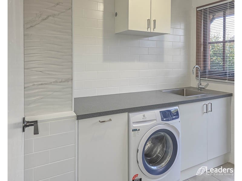 111 THIRD AVENUE, Rosebud VIC 3939